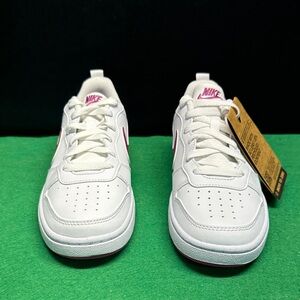 NEW Nike Court Borough Low Youth Size 5y.